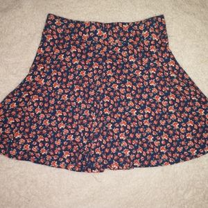 American Eagle floral skirt size small